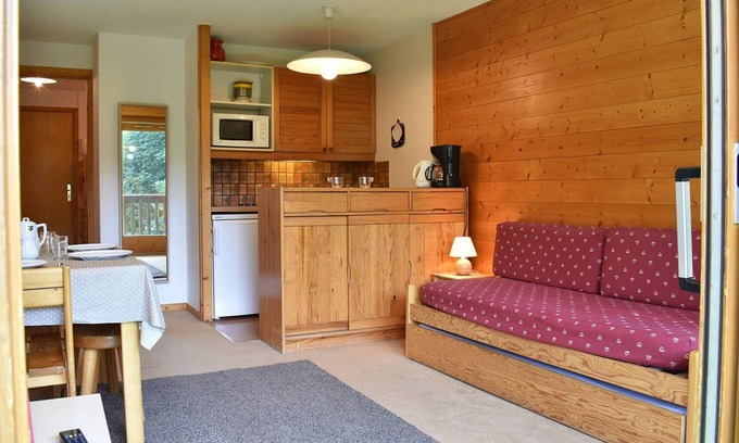 Meribel Centre Apartment | Cozy Apartment Méribel: Studio Flat for 4 with Spa Access