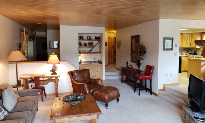 Big Sky Condo | Perfect Ski In/Ski Out Condo with Hot Tub in Big Sky