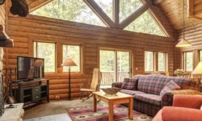 Boyne Falls Cabin | Ultimate Ski-In, Ski-Out Cabin with Hot Tub at Boyne Mountain