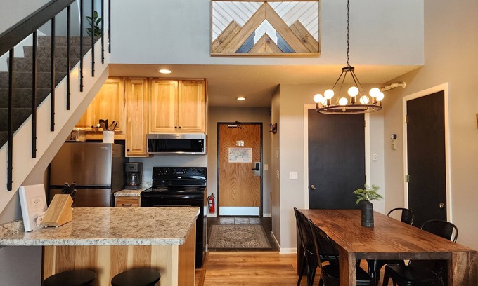 Lutsen Condo | Experience Lutsen Mountains: Pool, Hot Tub & Scenic Hiking