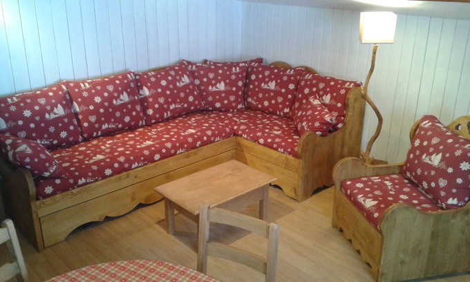 Megeve Apartment | Cozy Ski-in/Ski-out Apartment Crocus in Megeve