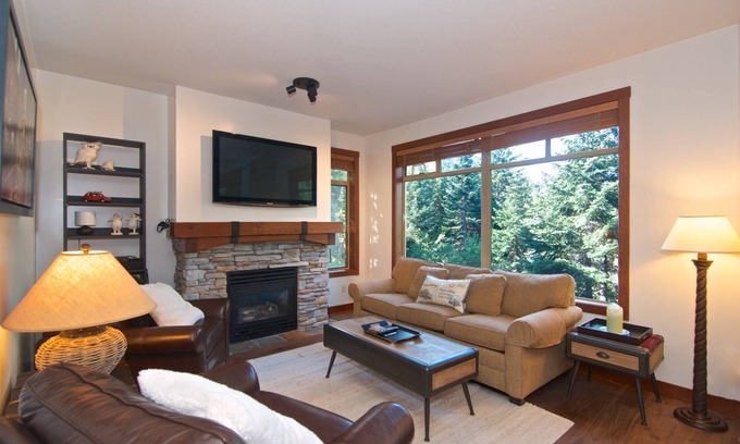 Nordic Estates House | Family-Friendly Ski In/Ski Out Townhome with Hot Tub