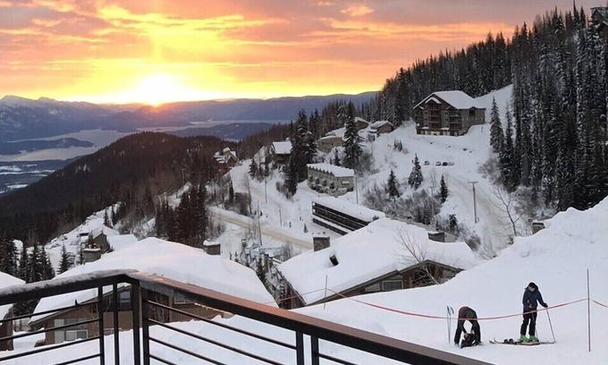 Sandpoint House | Premier Ski-In, Ski-Out Chalet with Hot Tub & Lake View