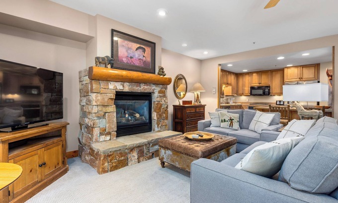 River Run Condo | Ski-In/Ski-Out Condo in Keystone w/2 Private Balconies Overlooking the Pool!