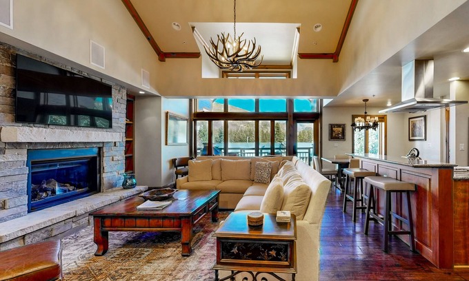 Vail Condo | Exceptional Ski-In/Ski-Out Condo with Balcony & Fast WiFi