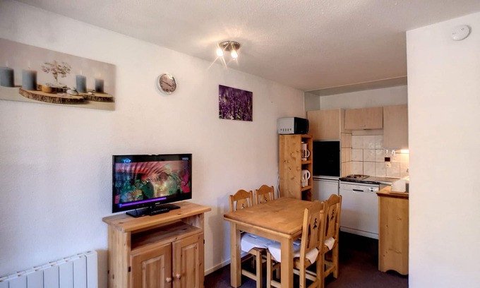 Les Menuires Apartment | Cozy Apartment Les Menuires: Perfect for Families & Pets