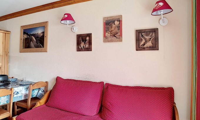 Les Bruyeres Apartment | Elegant Getaway in Les Menuires with Balcony & Ski Locker