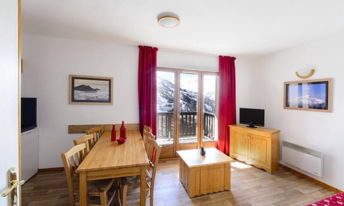 Valmeinier Apartment | Discover Valmeinier: Poolside Retreat Near Shops & Family Fun