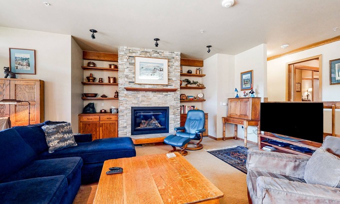 Vail Condo | Perfect Ski-in/Ski-out Retreat with Pool, Hot Tub & WiFi