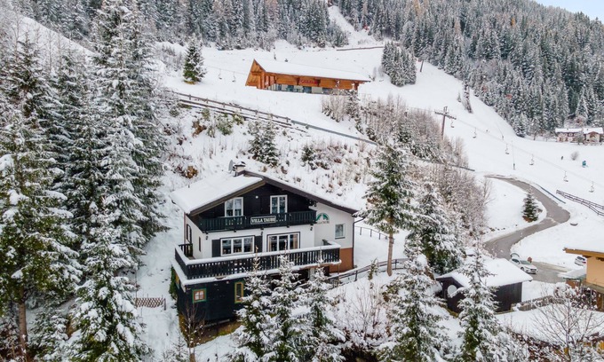 Bad Gastein Apartment | Prime Ski-in/Ski-Out Hotel in Attractive Badgastein