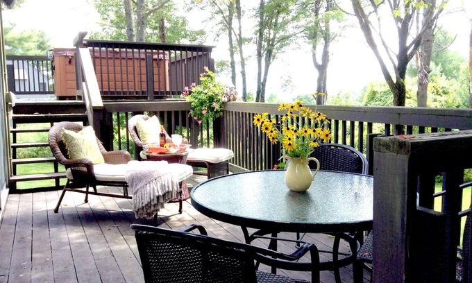 West Hartford Condo | Mountain Retreat with Two Master Suites & Scenic Views