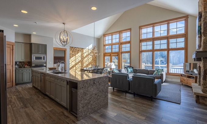 Keystone Condo | Ideal Ski-in/Ski-out 4-Bed Penthouse at Keystone Retreat