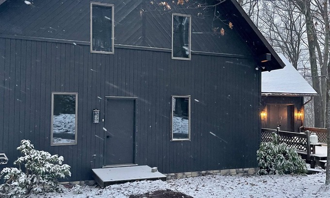 Hidden Valley House | Ski-In Ski-Out Retreat at Mountain Memories - Top Rated!