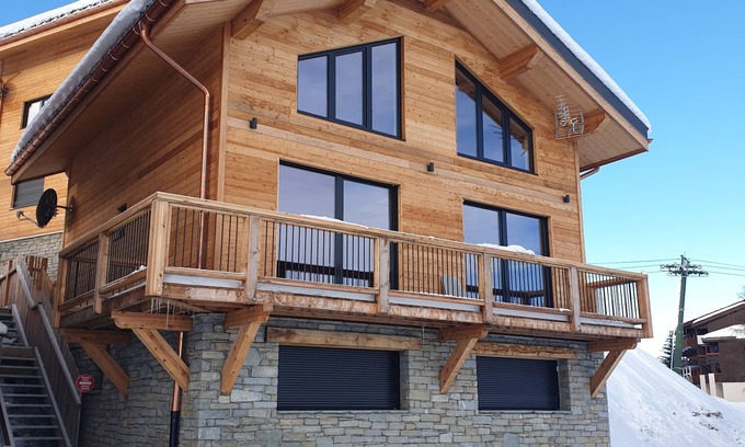 Bellentre Ski Chalet | Premier Ski-in/Ski-out Chalet in Paradiski, La Plagne