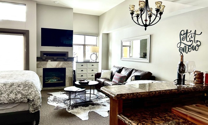 Park City Condo | Exclusive Penthouse Studio with Slope Views at The Canyons