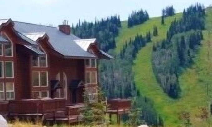 Powder Mountain House | Ski in ski out powder mountain resort center 4 bedrooms plus loft sleeps 12.