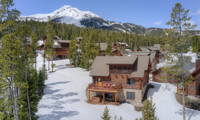 Big Sky Cabin | Experience Ski-In/Ski-Out at Powder Ridge Cabin - 9.8 Rated