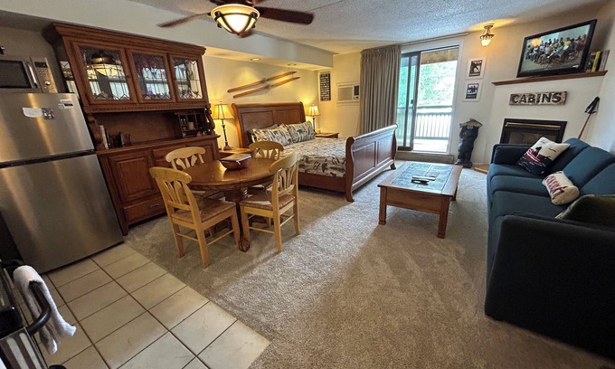 Jeffersonville Apartment | Charming Slopeside Studio at Smuggler's Notch Resort
