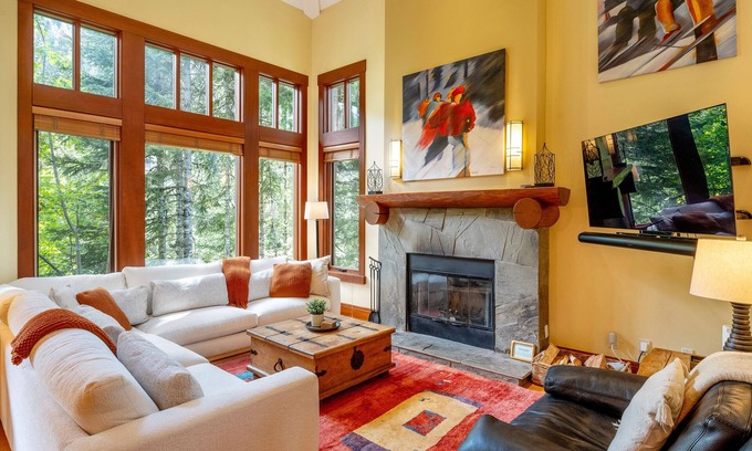 Nordic Estates House | Ultimate Ski Retreat with Mountain Views & Private Hot Tub