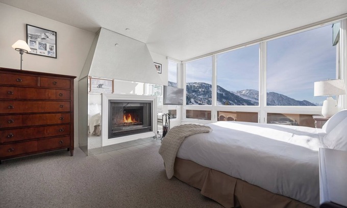 Salt Lake Mountain Resorts Condo | Unforgettable Ski-in/Ski-out Experience at Snowbird