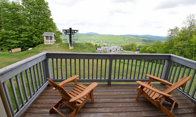 Ludlow Condo | Unforgettable Ski-in/Ski-out Retreat at Solitude Village O 203