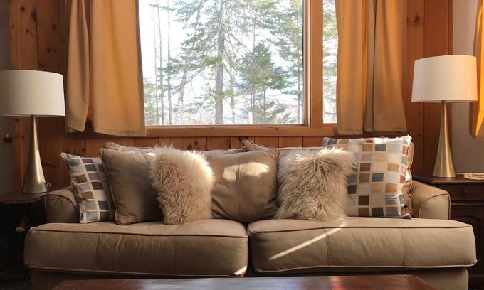 Carrabassett Valley Condo | Convenient Ski In/Ski Out Condo with Pool and Hot Tub