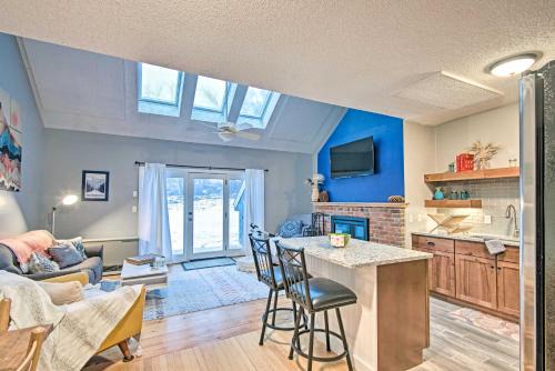 Plymouth Apartment | Ideal Tenney Mountain Condo with Fireplace & Spa Access