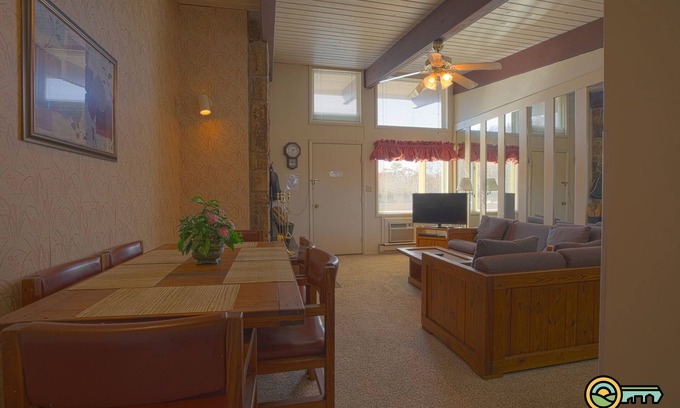 Mount Jackson Condo | Slope-Side Condo with Mountain Views & Family Amenities