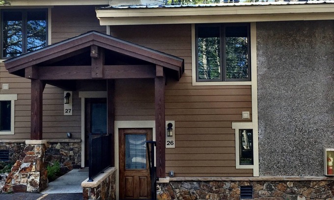 Breckenridge House | Adventure Awaits: Ski, Hike & Unwind in Your Paradise!