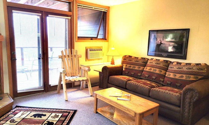 Lutsen Condo | Charming Lake Superior Retreat: Ski-In, Hike & Relax!