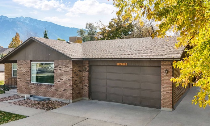 Sandy House | Cozy Ski Resort Home Near Utah's Best Slopes and Amenities