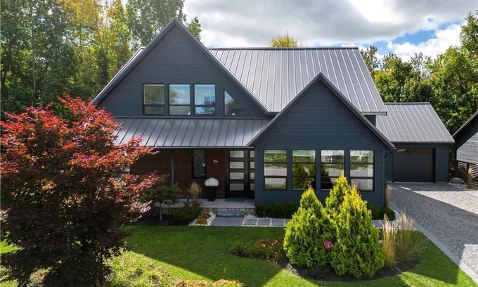 Meaford House | Cozy Executive Home Rental with Pool & Ocean Views in Meaford