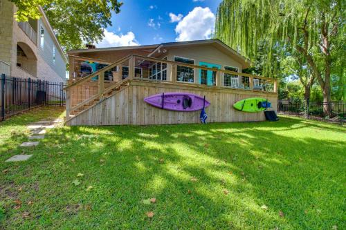 Kingsland House | Pet-Friendly Ski Shores: Perfect Family Getaway Awaits