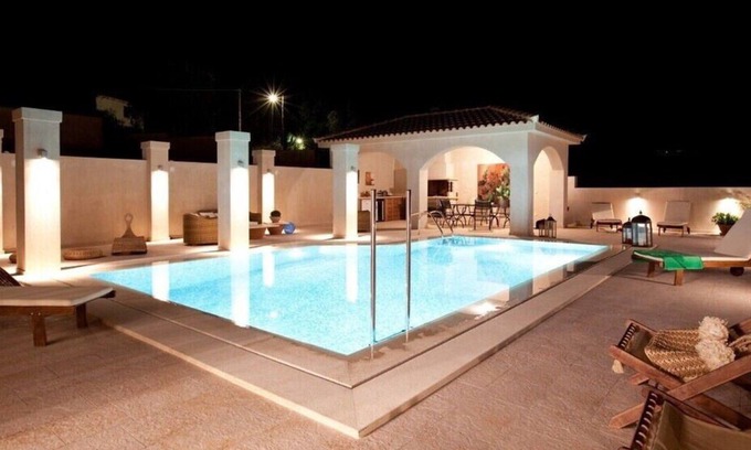 Agia Paraskevi Villa | Discover Skiathos Repos Villas: Private Pool & Ocean Views