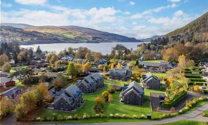 Kenmore Cottage | Skibo Lodge: Family-Friendly Retreat with Hot Tub & Spa