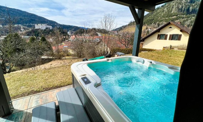 Murau Apartment | Scenic Skier's Lodge: Enjoy the Best View in Town!