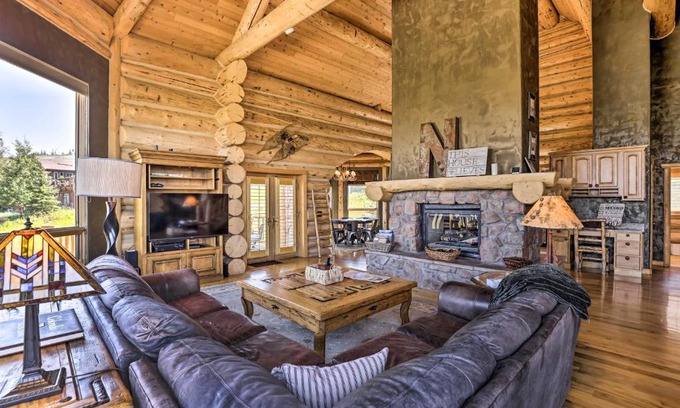 Silvercreek House | Inviting Granby Cabin with Skiing, Hiking & Hot Tub Access