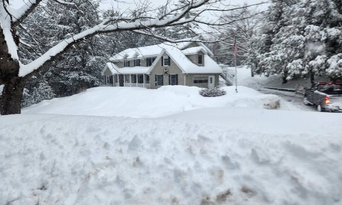 Rumford House | Adventure Awaits: Ski, Hike, Kayak & Enjoy Pet-Friendly Stay