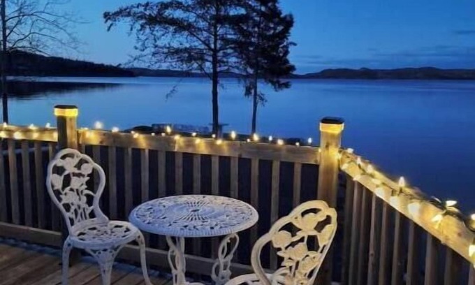 Point Leamington Cottage | Pet-Friendly Skipper's View Cottage by the Sea Awaits You