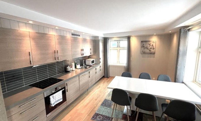 Narvik Apartment | Skjomtind - Modern Apartment with Free Parking & High Ratings