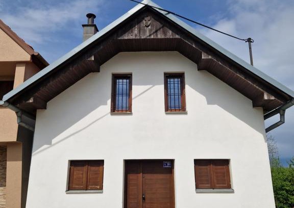 Velke Bilovice Apartment | Family-Friendly Retreat at Sklípek u kapličky - 9/10 Rated
