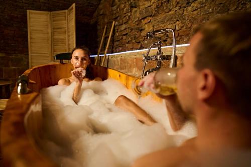 Znojmo Apartment | Discover Relaxation at Sklep Jinak with Spa Amenities