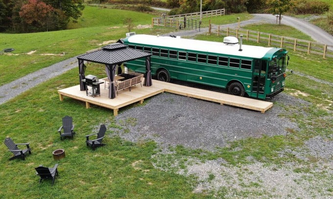 Elton House | Experience Glamping at Skoolies in New River Gorge