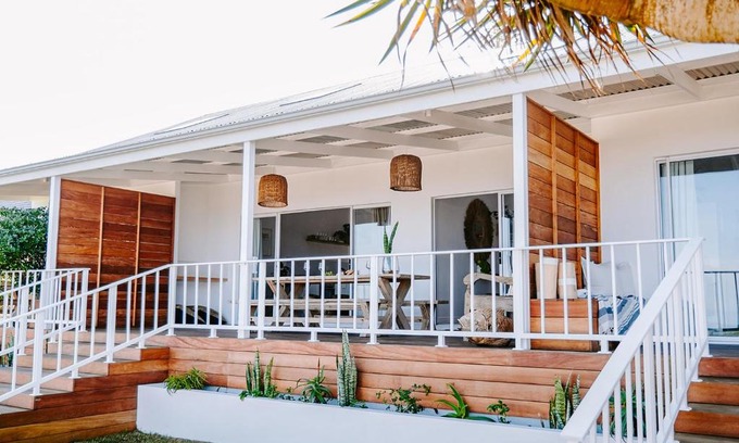 Port Elizabeth Apartment | Exceptional Skoon Seaside Accommodation: Family-Friendly Stays