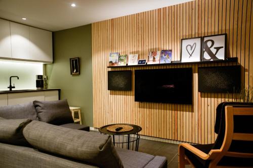 Skrea Villa | Modern Retreat in Skrea - Falkenberg, Guest Rated: 9.8