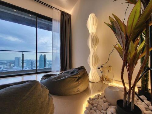 Central District Apartment | Skyline Penthouse with Ocean Views & Private Beach Access