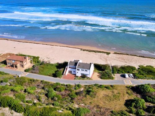 Still Bay Apartment | Experience Skuinslê: A 4-Star Family-Friendly Retreat