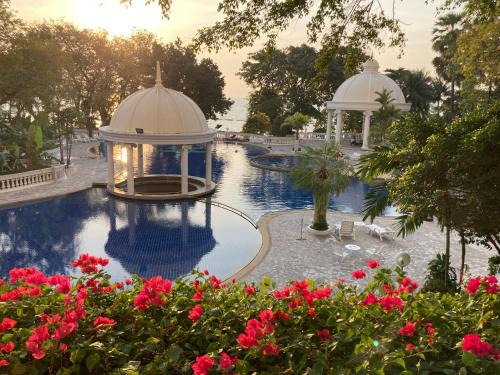 North Pattaya Apartment | Relax at Sky Beach: Oceanfront Retreat in Pattaya