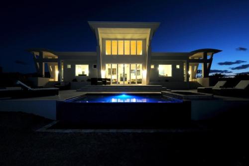 Governor's Harbour House | Relax at Sky Beach Club Rock House with Pool & Breakfast
