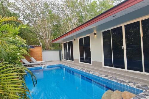 Krabi Villa | Discover Sky Blue Pool Villa Aonang - Rated 10/10 Stay